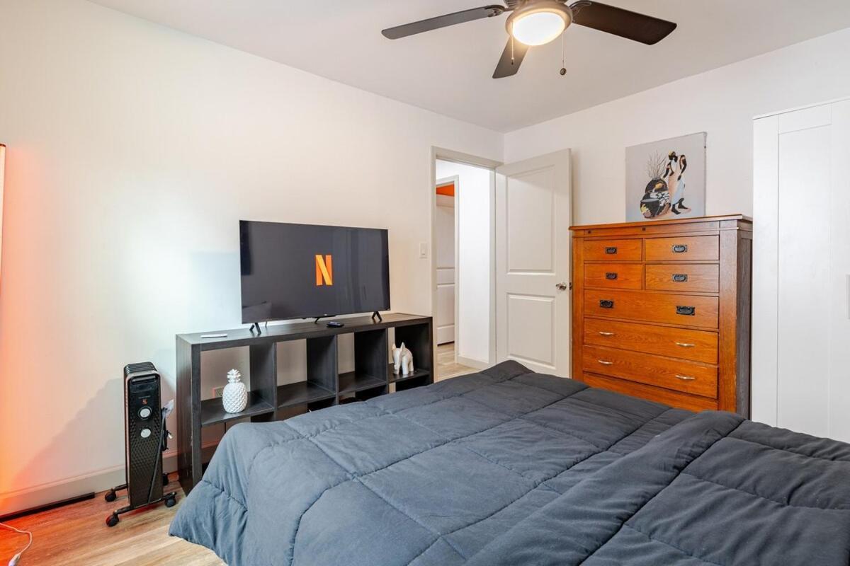 Comfortable 2 Bedroom Near Downtown Atl Sleeps 6 Free Parking *