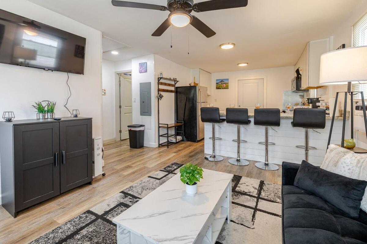 Comfortable 2 Bedroom Near Downtown Atl Sleeps 6 Free Parking Atlanta