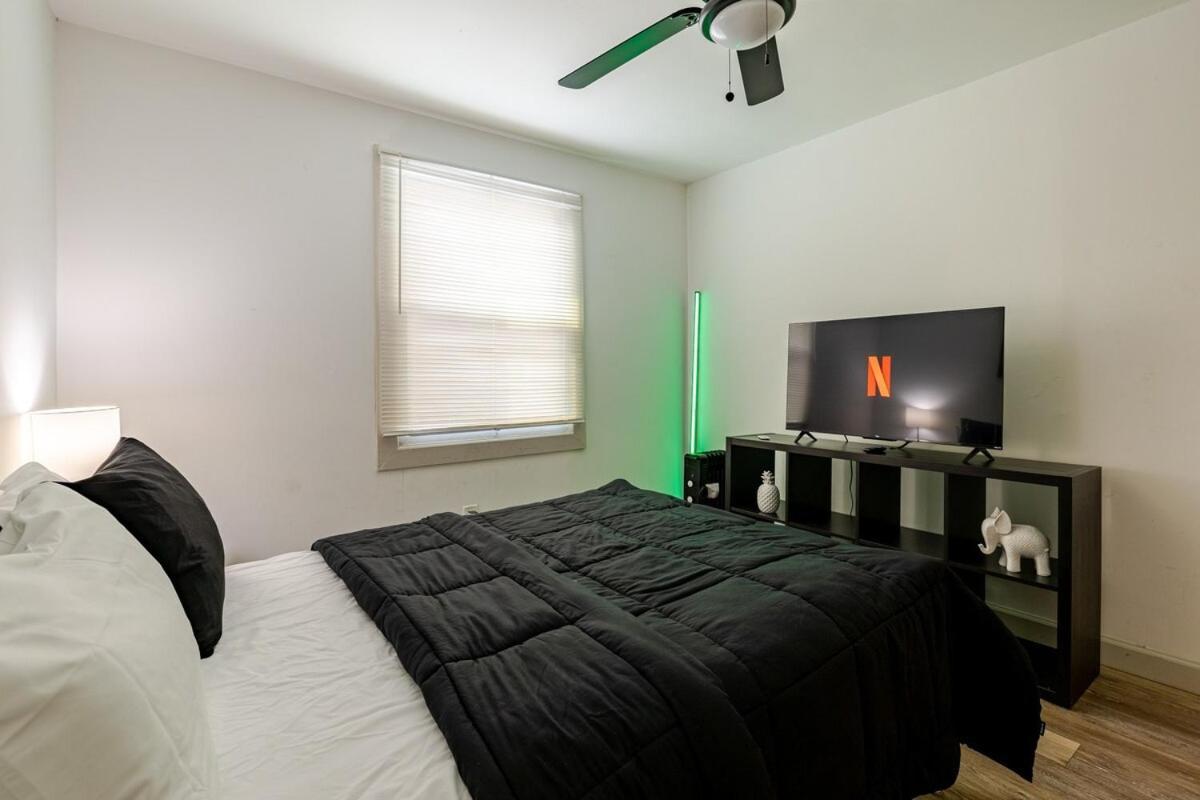 Comfortable 2 Bedroom Near Downtown Atl Sleeps 6 Free Parking * Atlanta