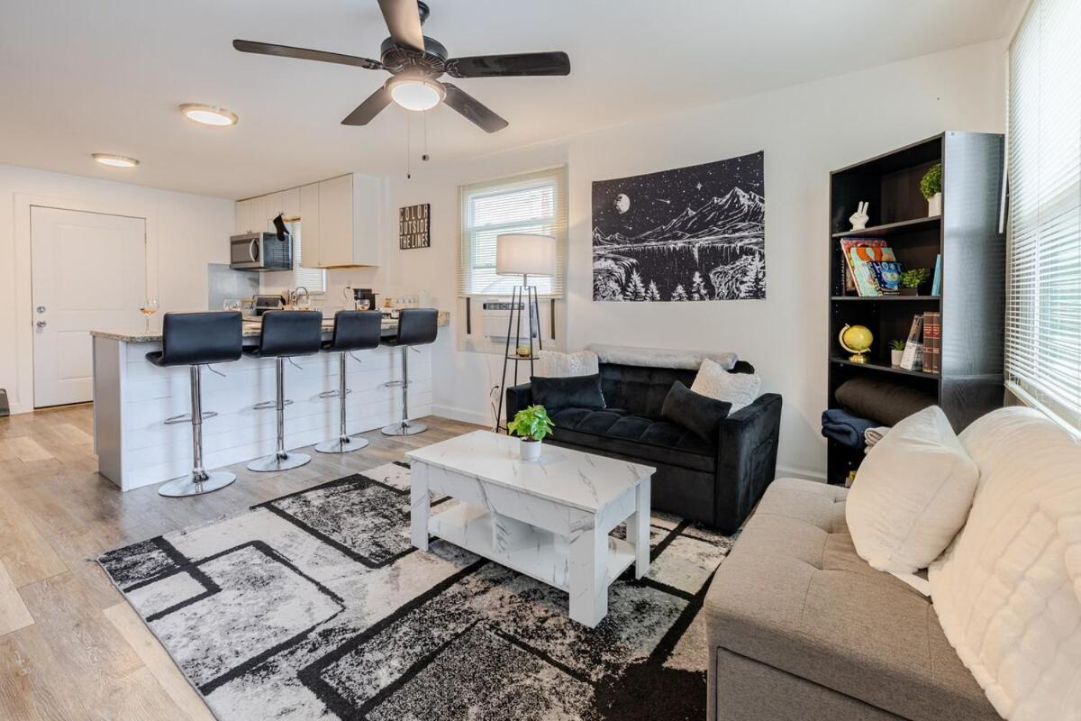 Apartment Comfortable 2 Bedroom Near Downtown Atl Sleeps 6 Free Parking