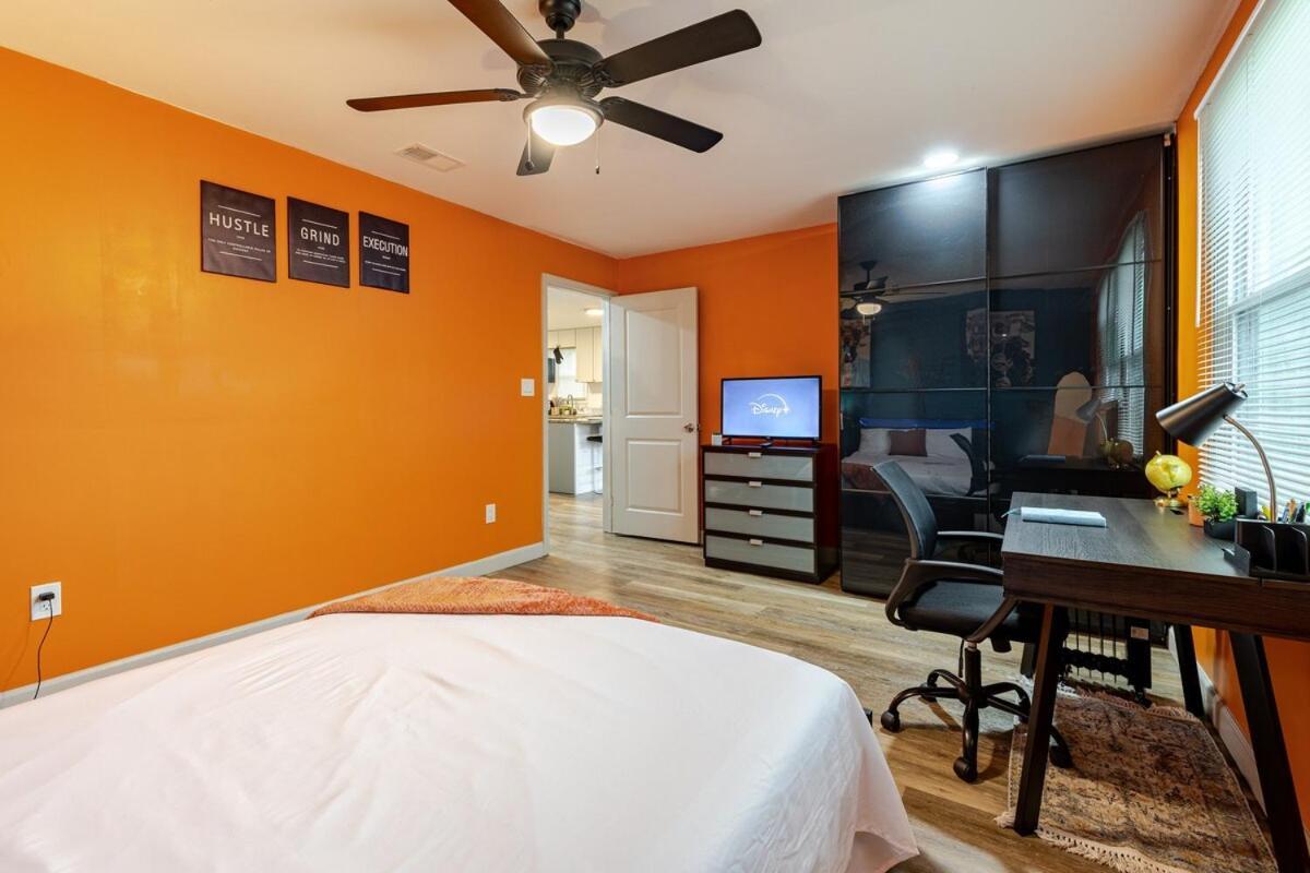 Comfortable 2 Bedroom Near Downtown Atl Sleeps 6 Free Parking Apartment *