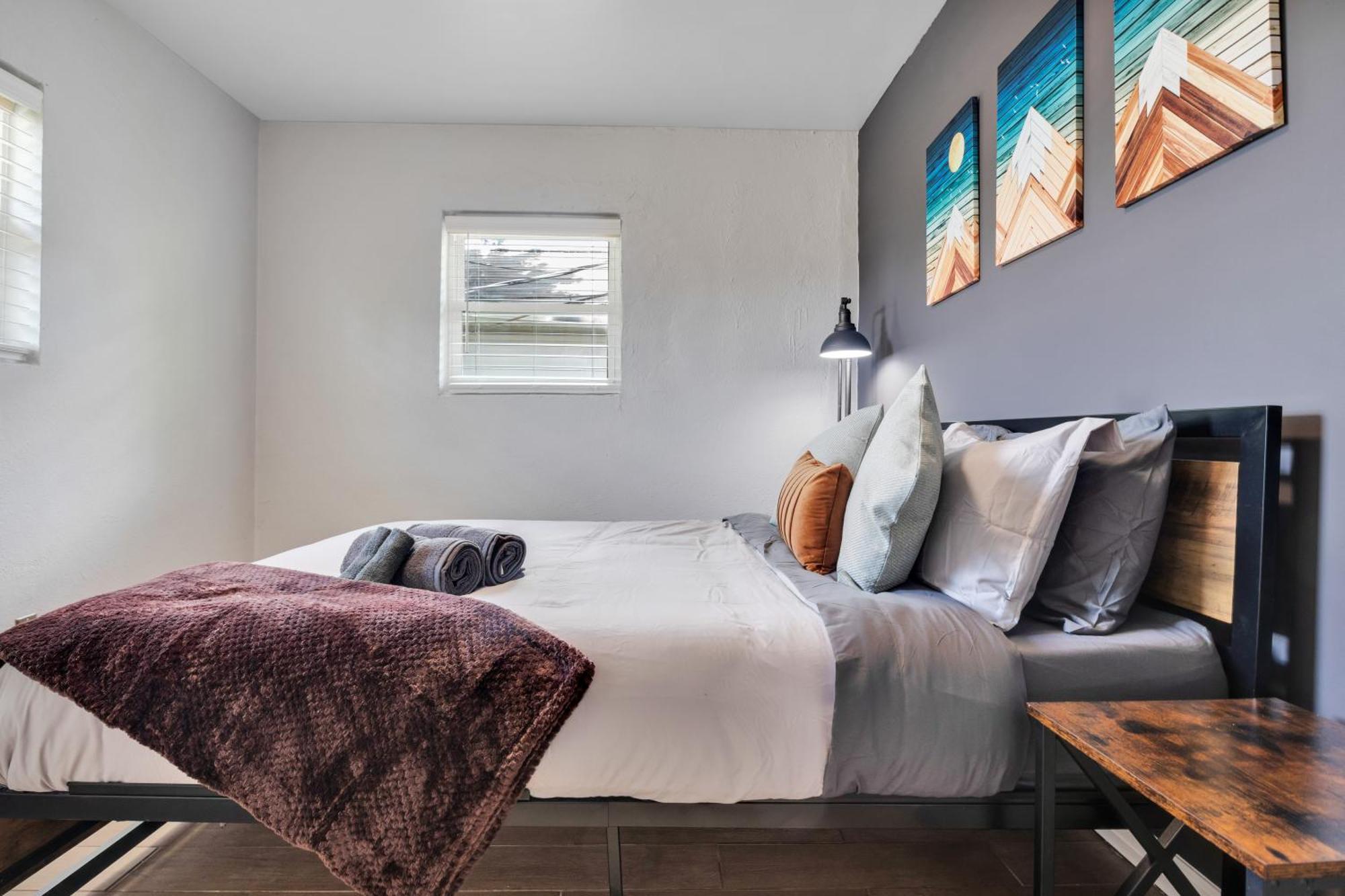 Skid Row Chateau- Renovated Mechanicsville