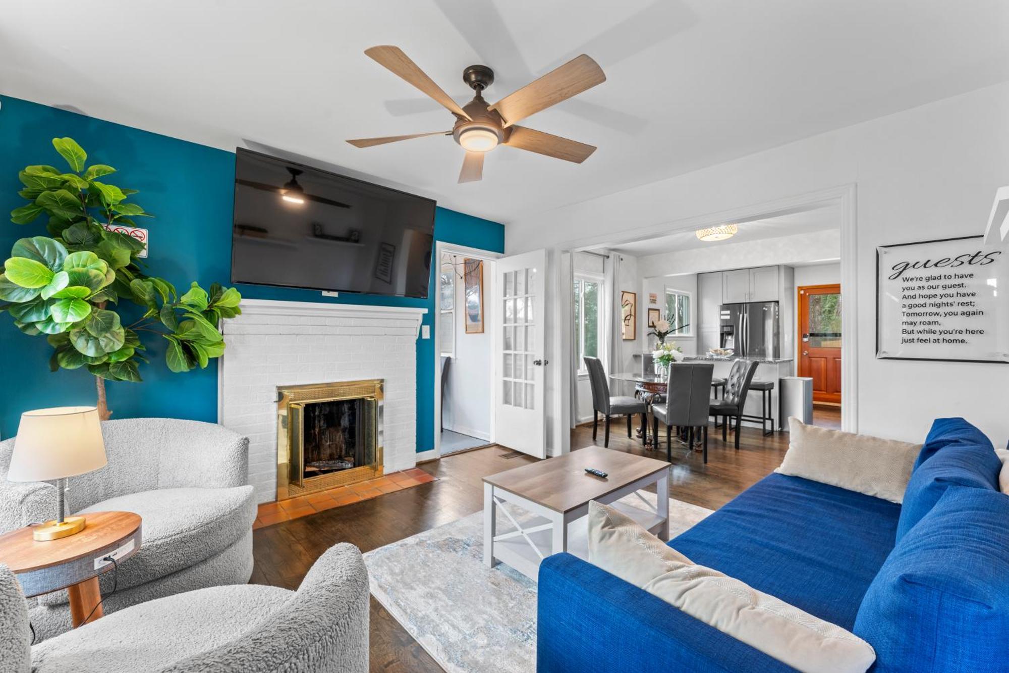 Second Home - 3 Bed 2 Bath 8 Minutes From Airport Holiday home