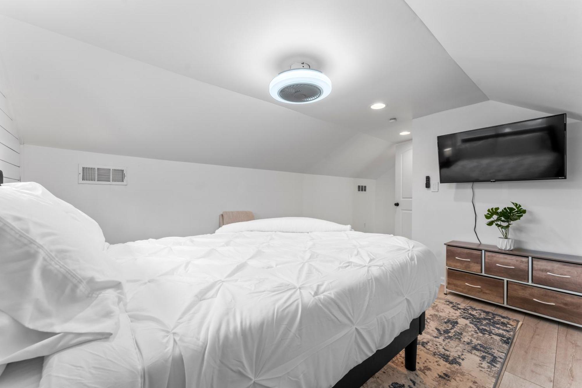 Second Home - 3 Bed 2 Bath 8 Minutes From Airport * Atlanta