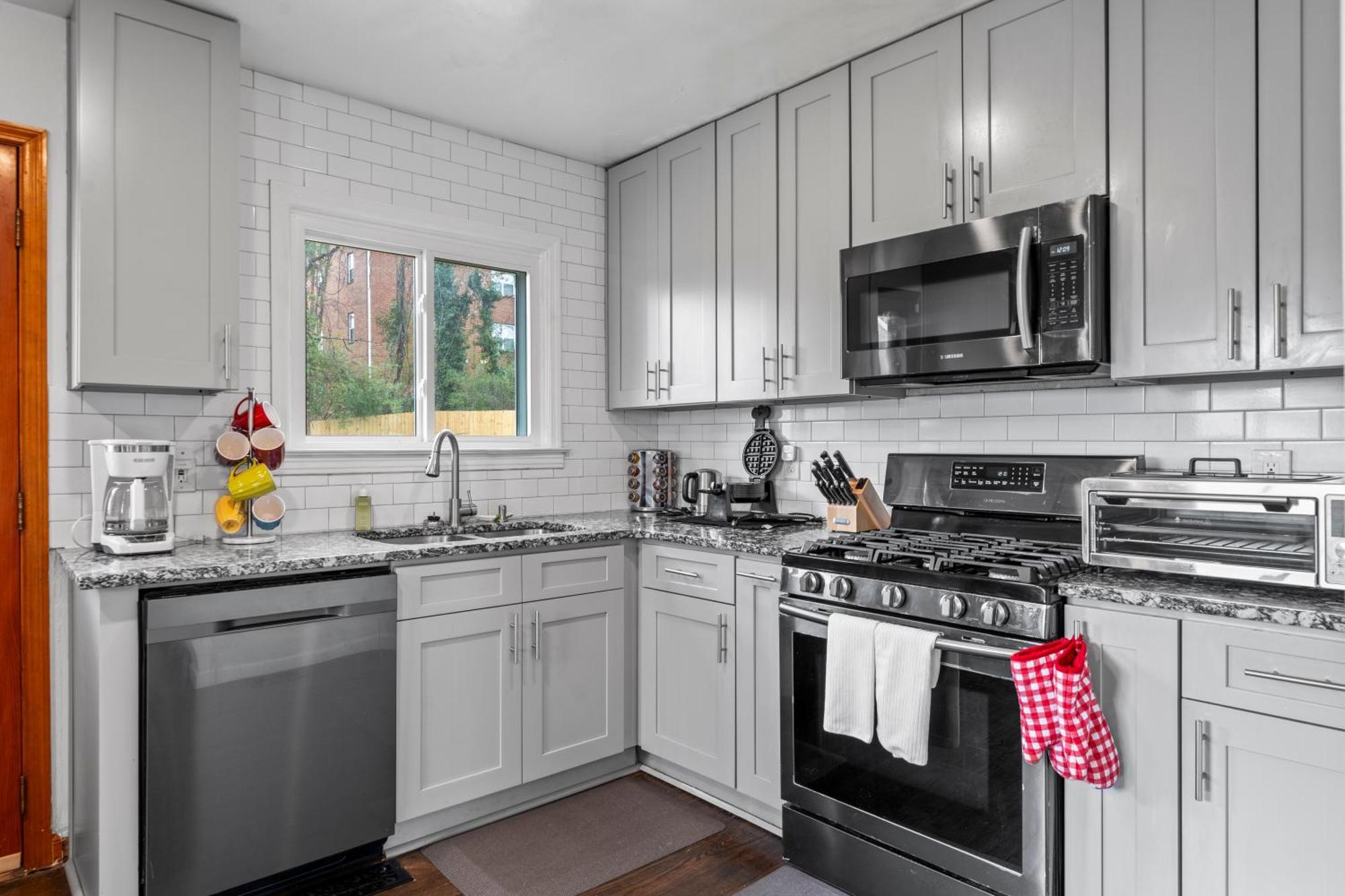 Second Home - 3 Bed 2 Bath 8 Minutes From Airport Holiday home Atlanta