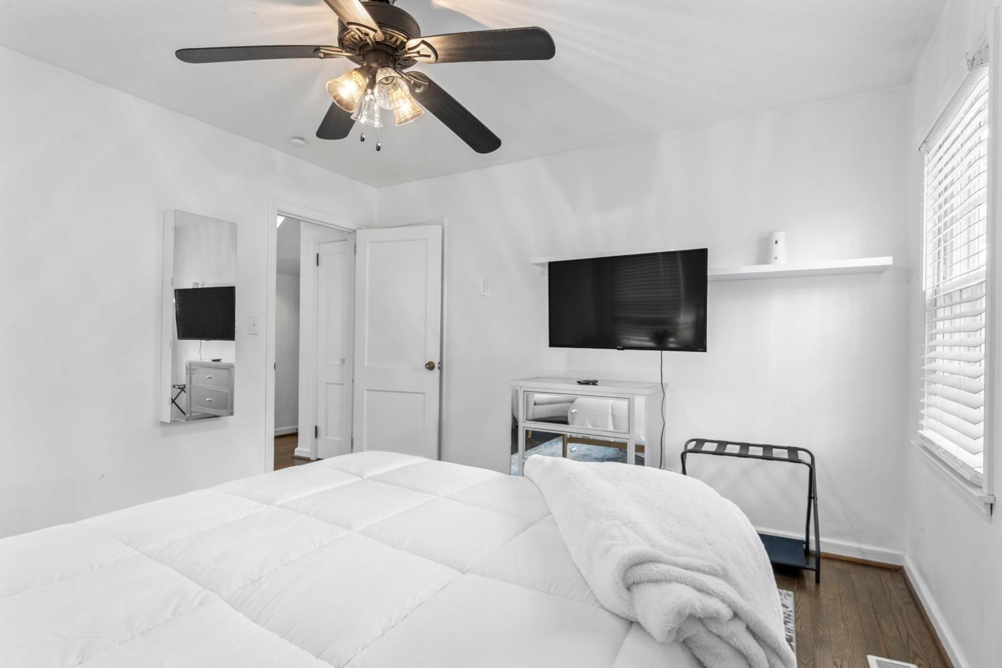 Holiday home Second Home - 3 Bed 2 Bath 8 Minutes From Airport *