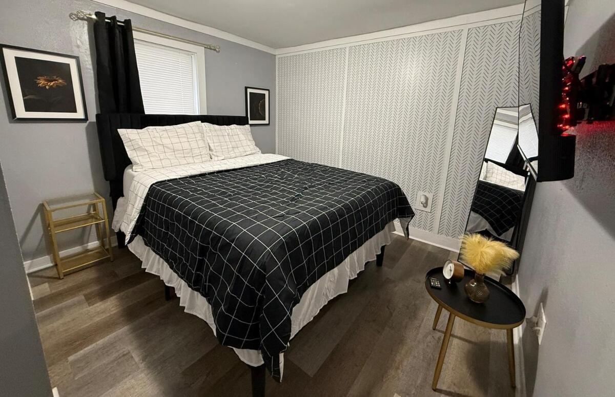 Apartment Luxury Getaway Heart Of Atl Atlanta