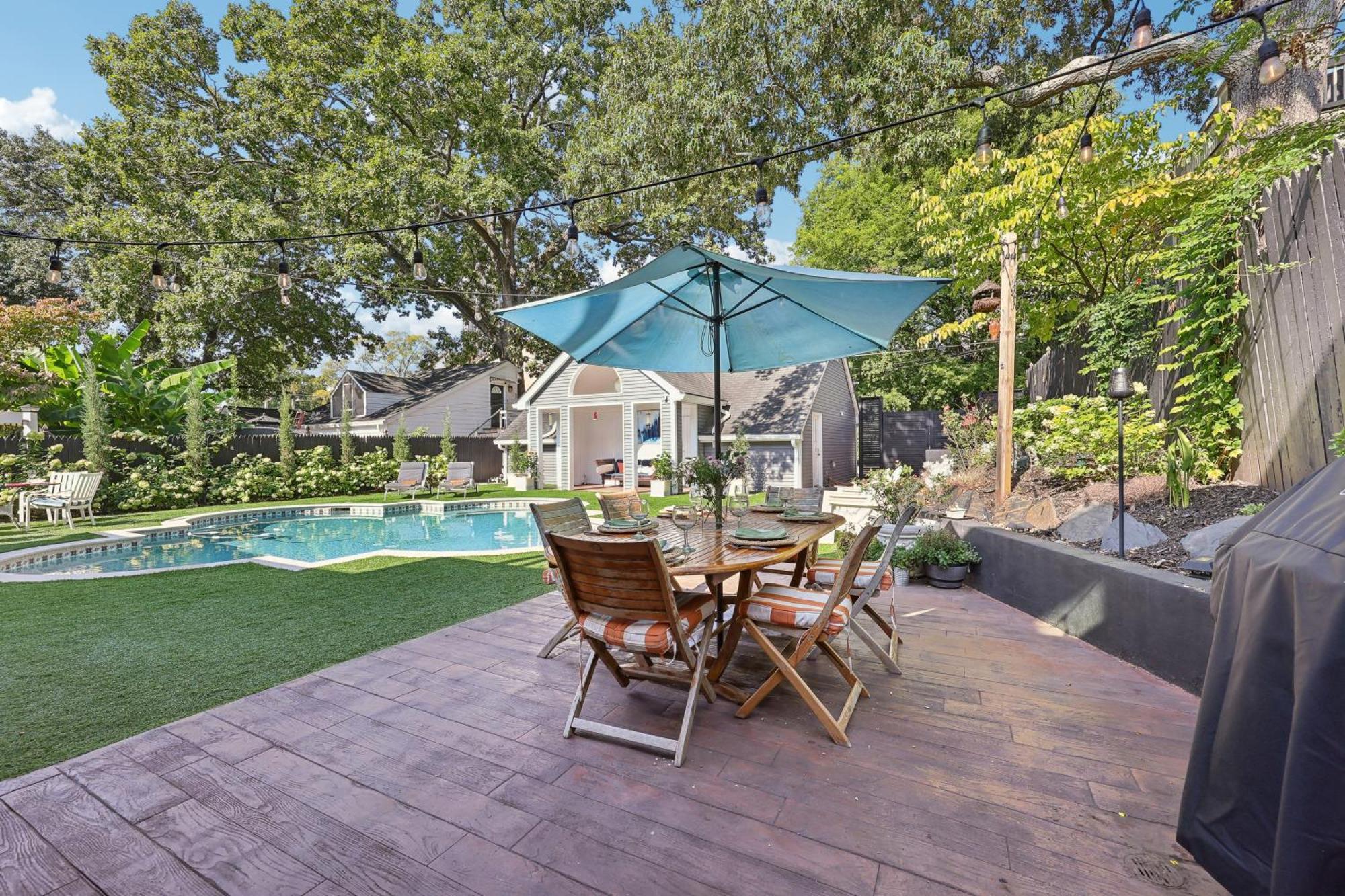 Holiday home Midtown 6 Bed With Pool And A View