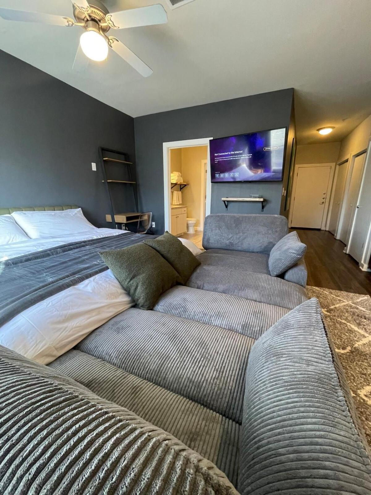 Apartment King Bed, Walk To Beltline Inman Park, Pets Welcome Atlanta