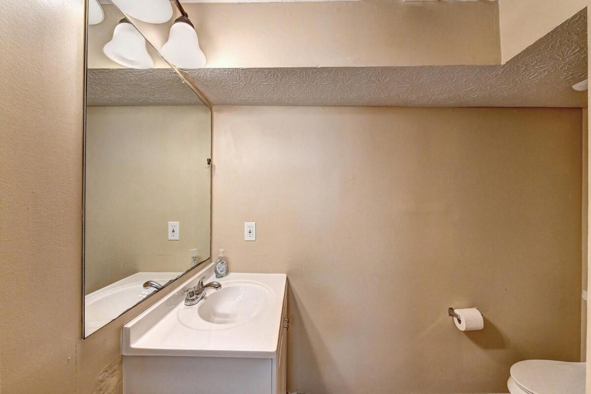 Holiday home Cheerful 2-bedroom Midtown Home- Sleeps 7 Atlanta