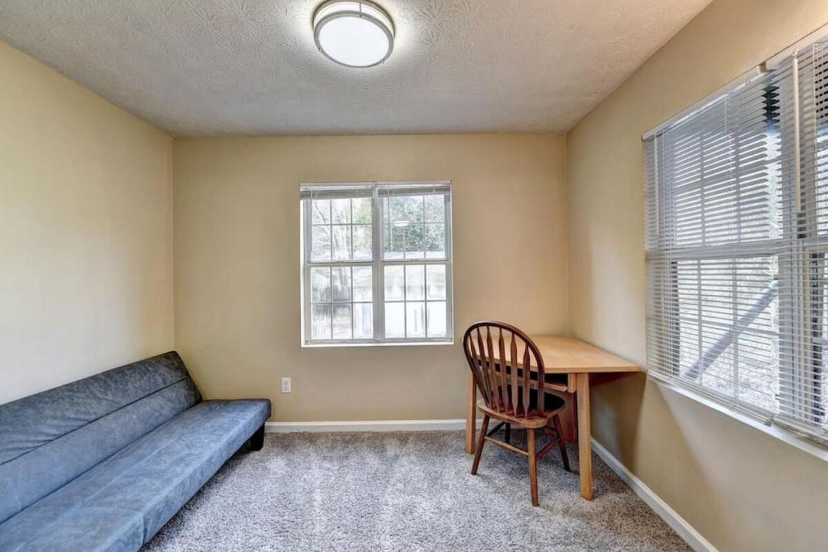 Cheerful 2-bedroom Midtown Home- Sleeps 7 Atlanta
