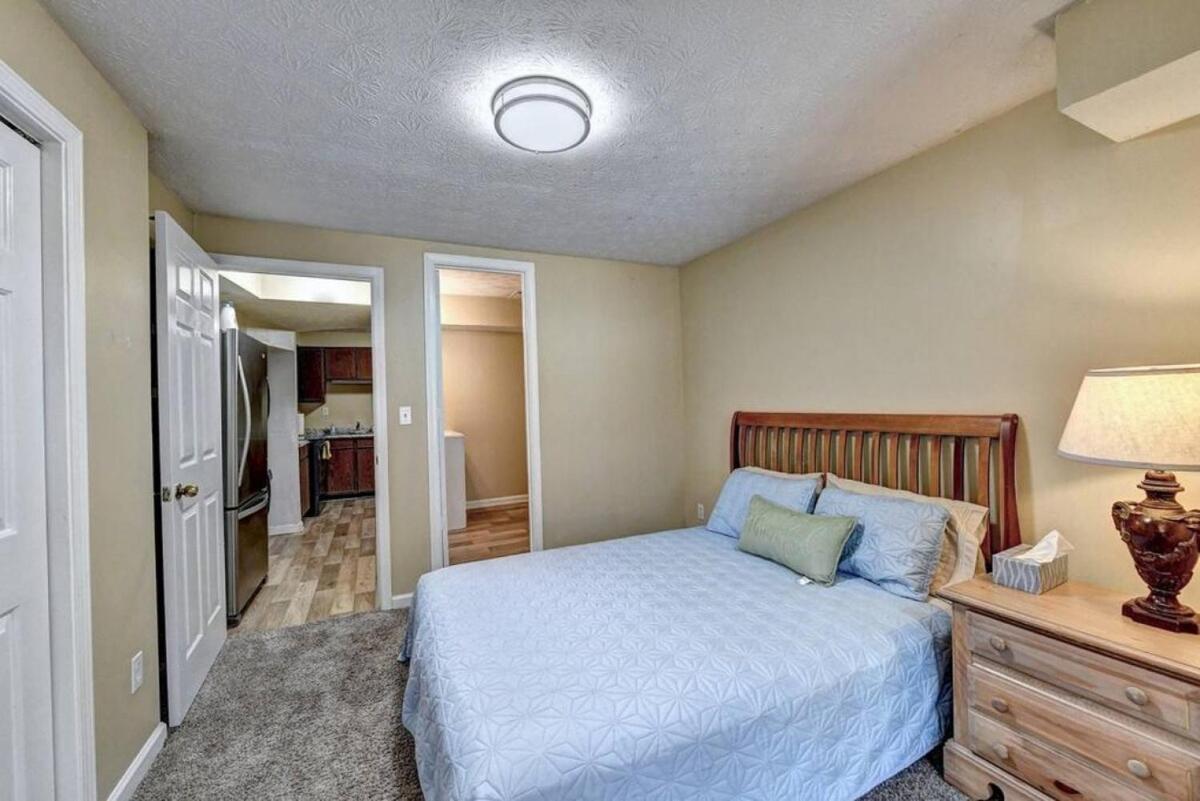 Cheerful 2-bedroom Midtown Home- Sleeps 7 Atlanta
