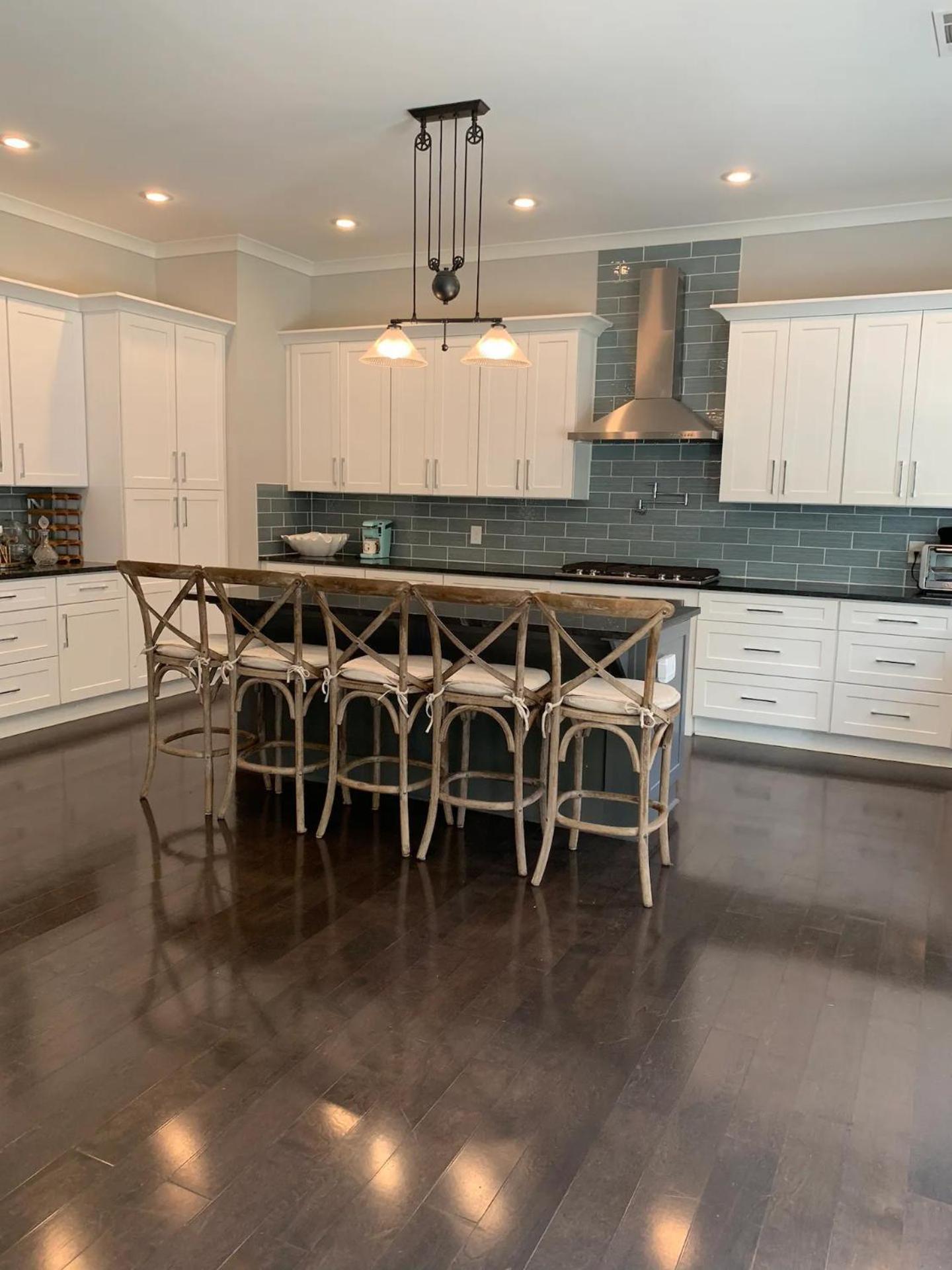 Large New Luxury With Heated Pool And