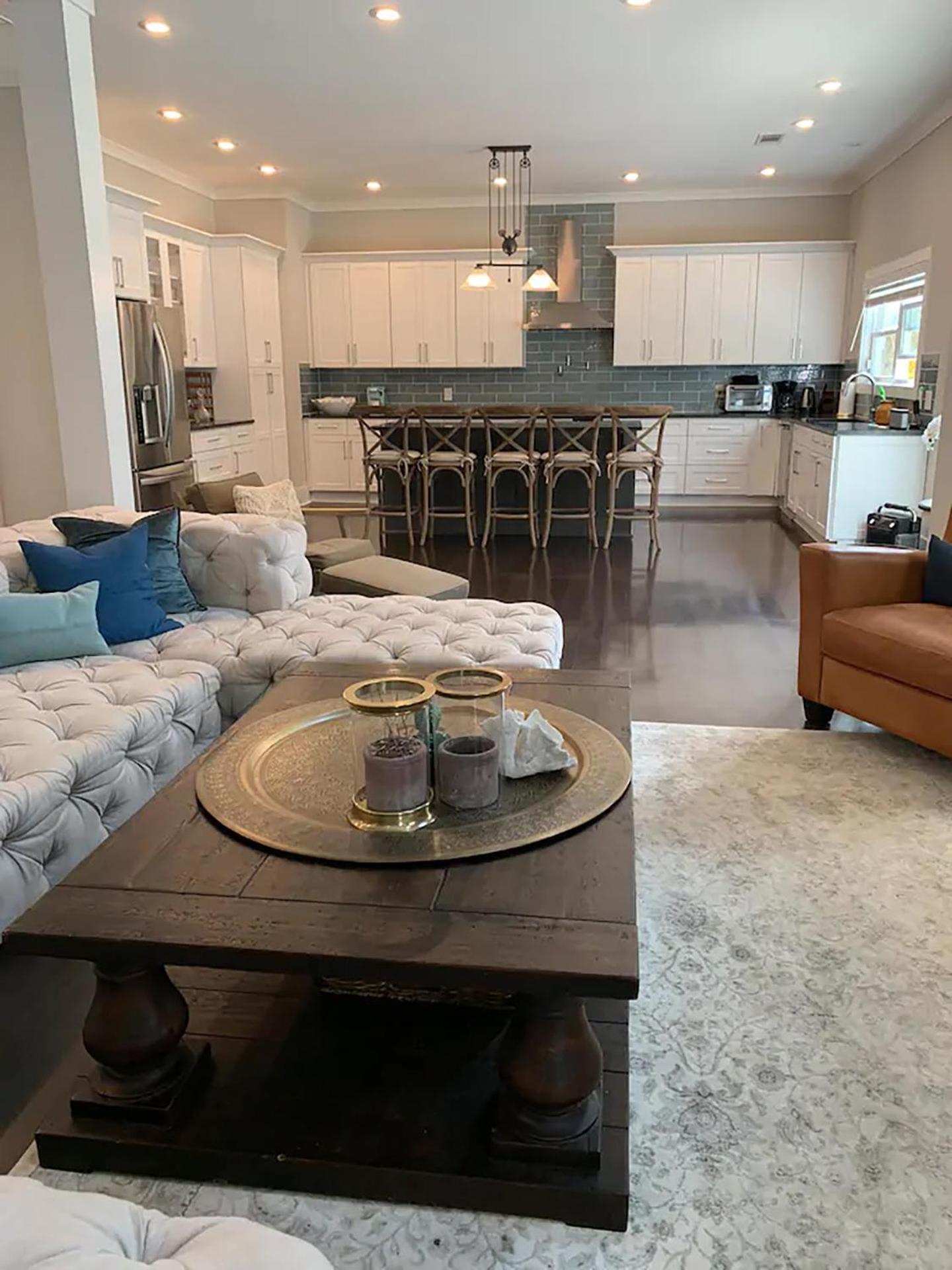 Large New Luxury With Heated Pool And Holiday home