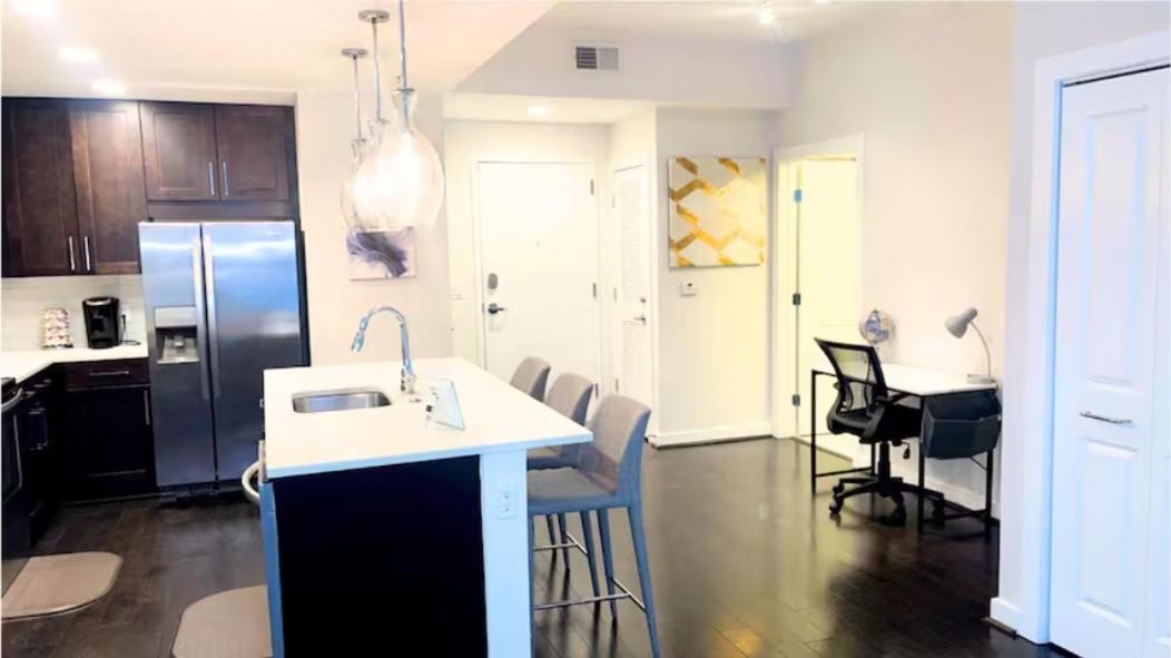 Apartment Blue Luxe-highrise, Balcony, Year-round Pool, View! *