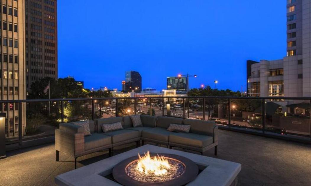 Apartment Blue Luxe-highrise, Balcony, Year-round Pool, View! Atlanta