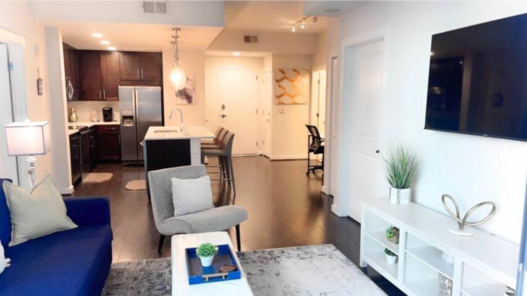 Apartment Blue Luxe-highrise, Balcony, Year-round Pool, View! *