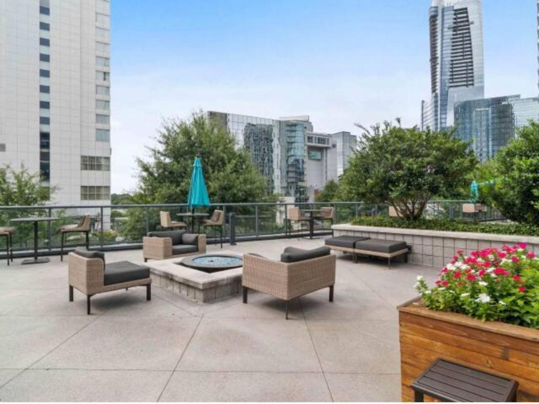Blue Luxe-highrise, Balcony, Year-round Pool, View! *