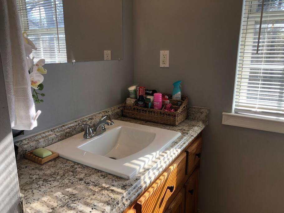 Beautiful Near Atlanta's Airport! Holiday home Atlanta