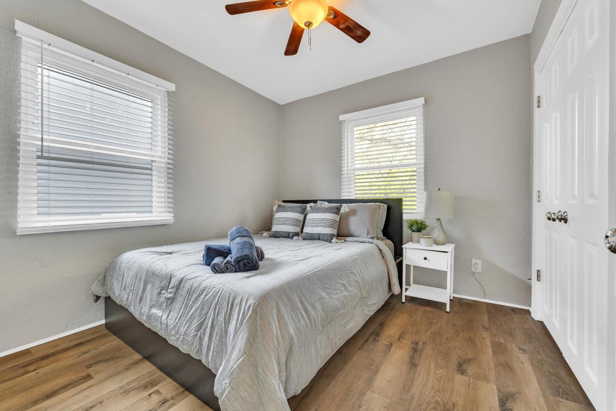 Unique 2br Less Than A Mile From The Zoo! Holiday home *