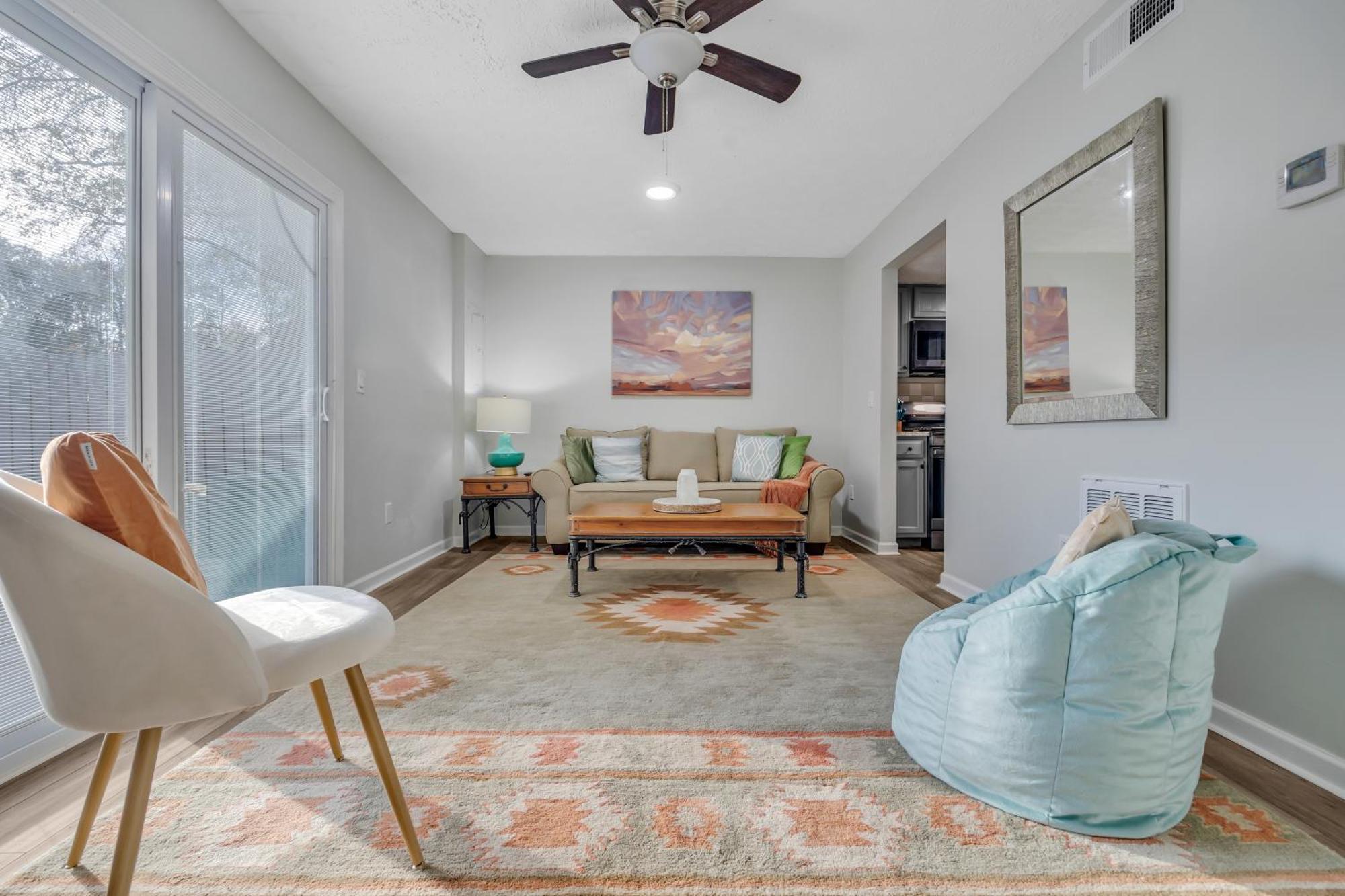 King Bed - Fireplace - Backyard - Wi-fi - Parking! Atlanta