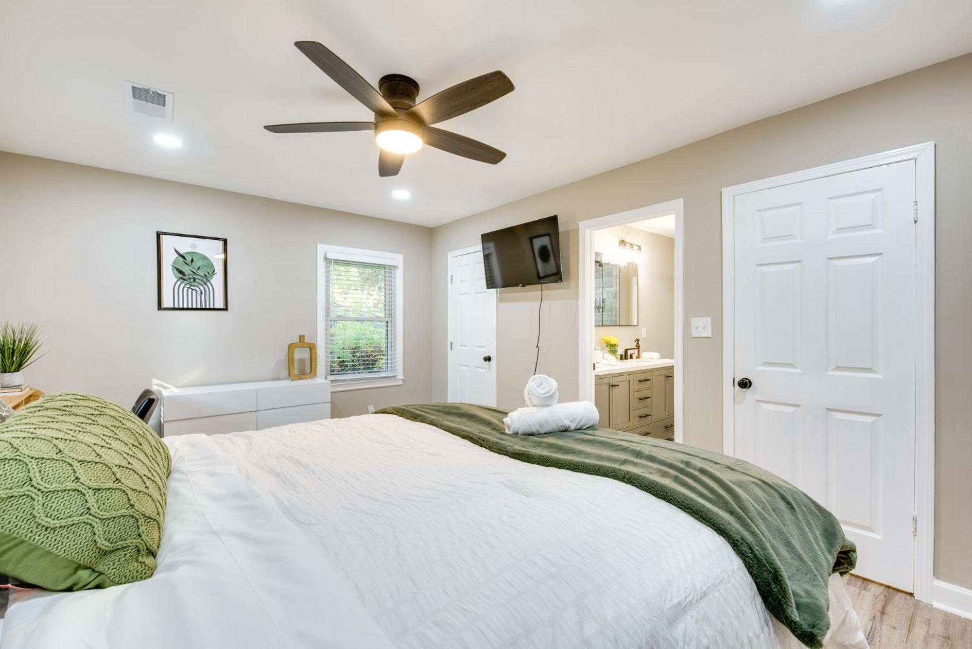Modern Vacation Near Downtown! Atlanta