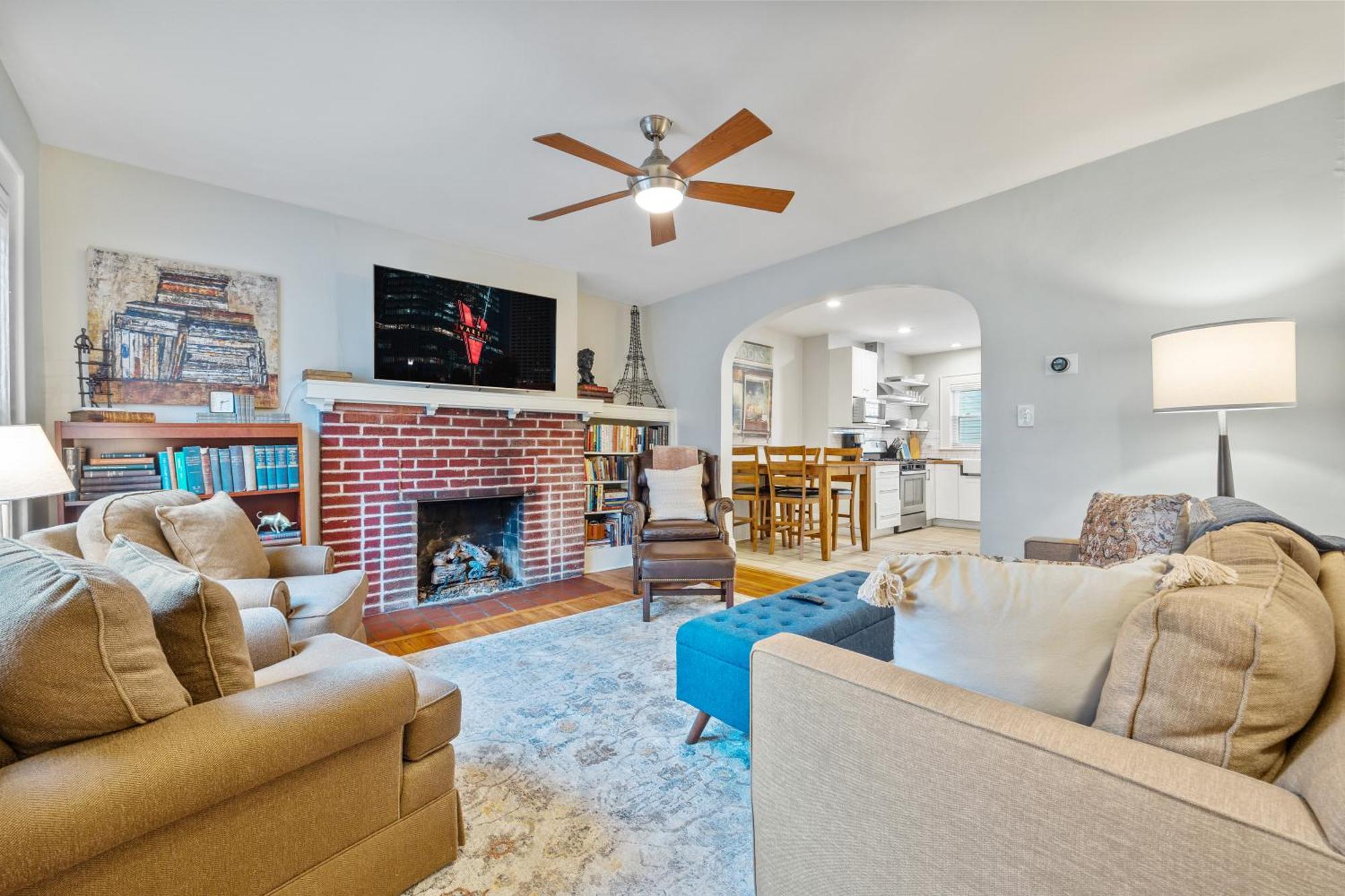 Cozy 4br 2ba Near Inman Park Holiday home *