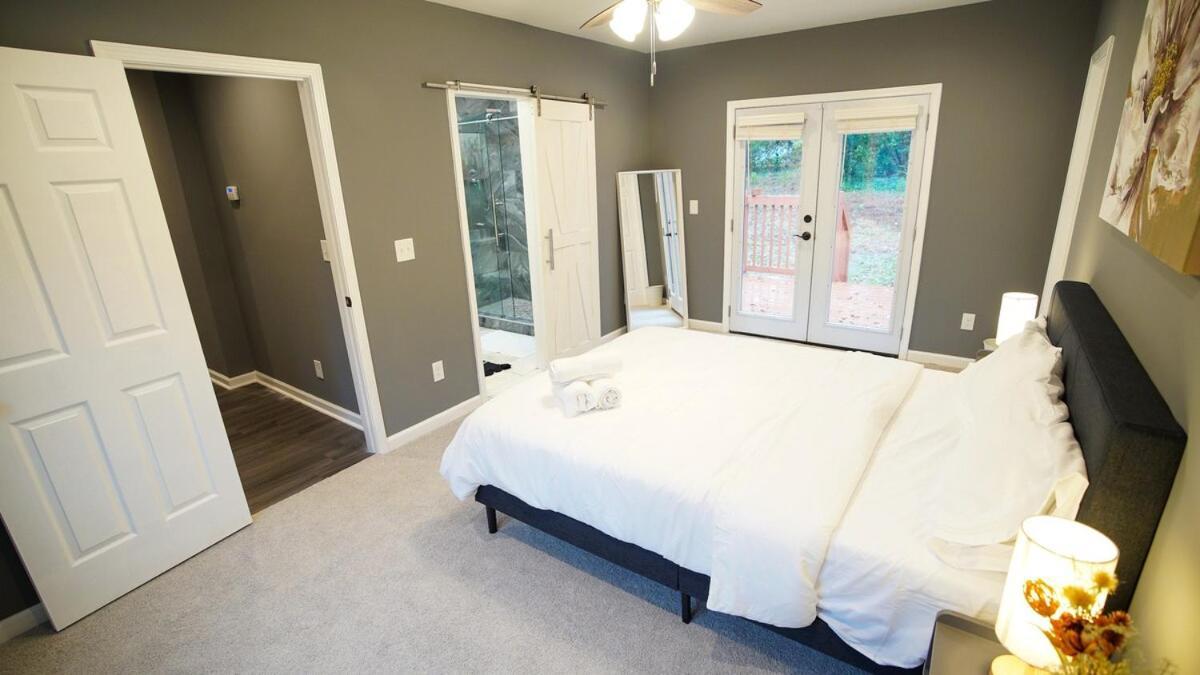 Cozy 3bd In Minutes From Airport Mercedes Benz Stadium And Midtown *