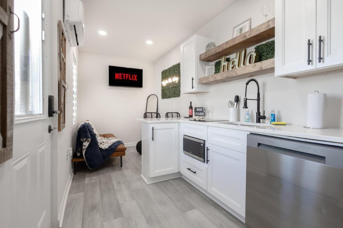 Holiday home Spacious Tiny By Airport-free Prkng-fast Wifi