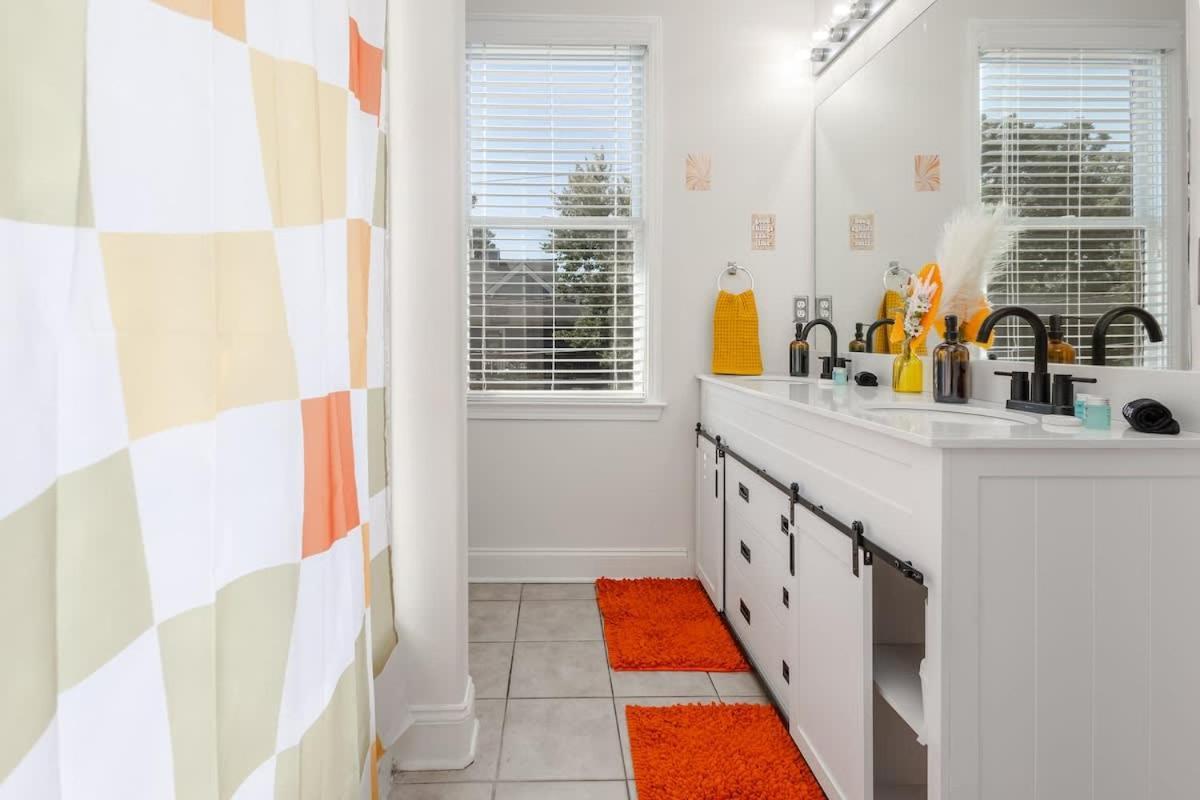 Holiday home Stylish Family Downtown-bigrooms-freeparking-central *