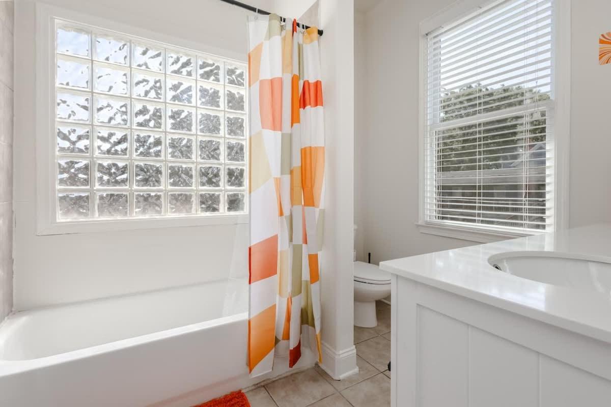Stylish Family Downtown-bigrooms-freeparking-central *