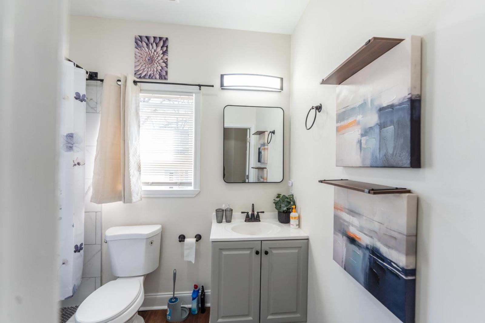 Cozy 5 Bedroom - 2 Miles To Zoo, Aquarium *