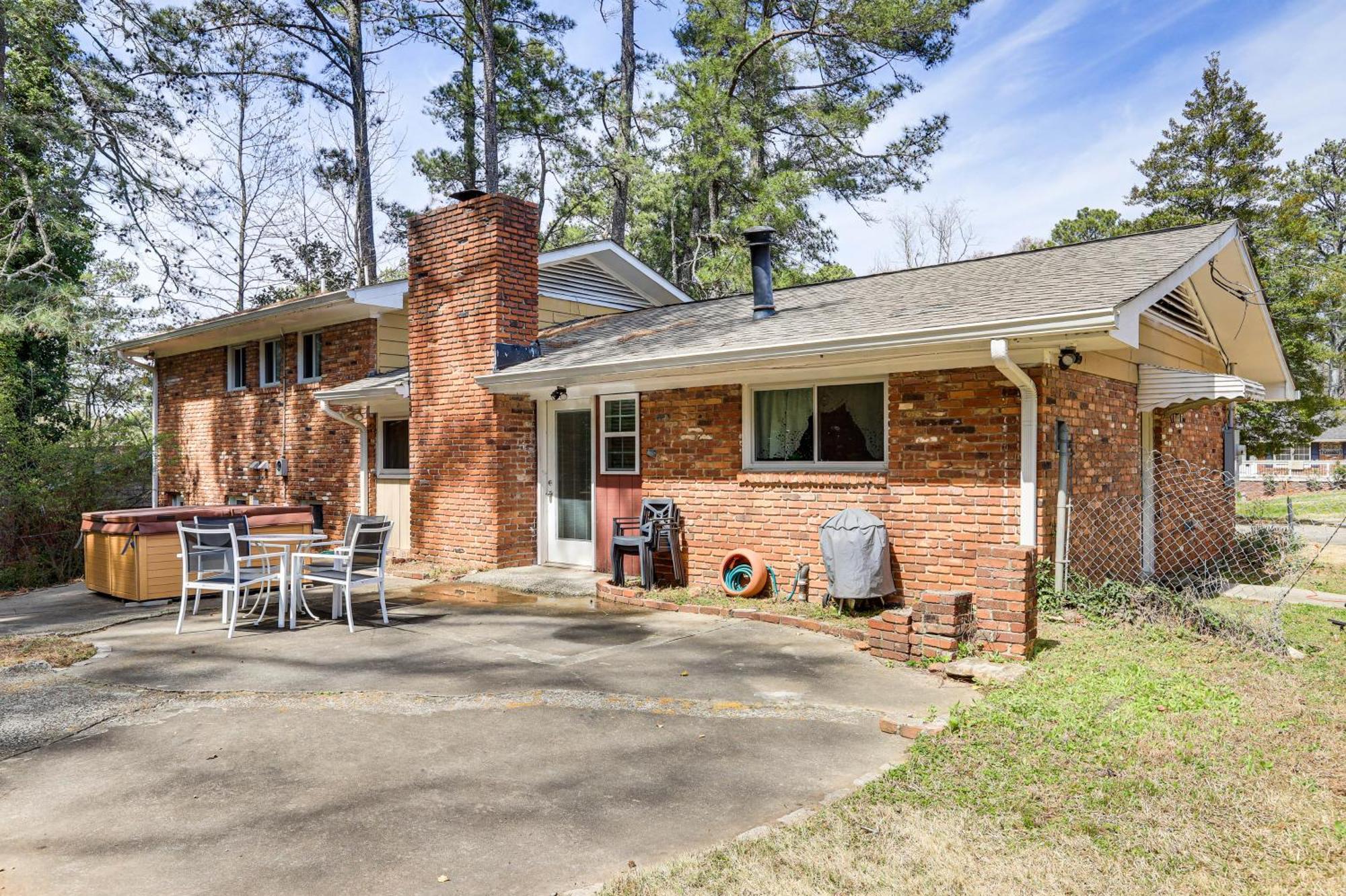 Holiday home 12 Mi To Dtwn With Patio And Grill! Atlanta