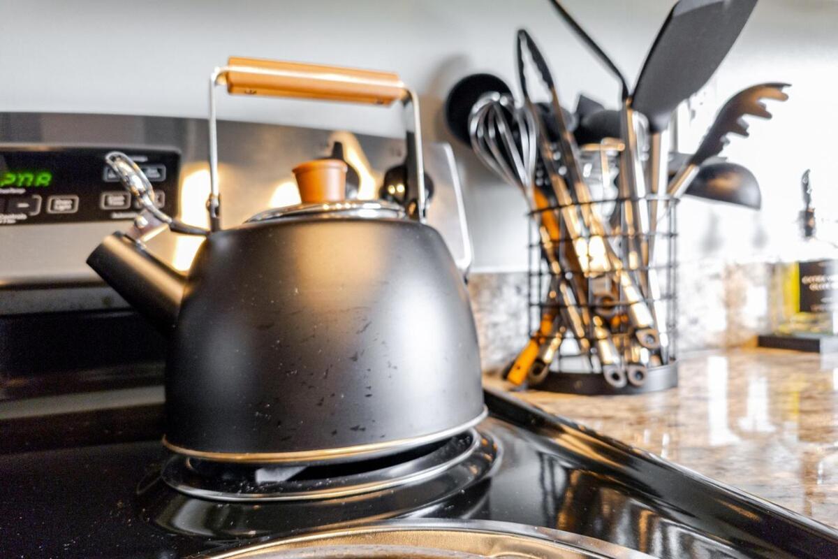 King Bed, Walk To Beltline Inman Park, Pets Welcome Apartment