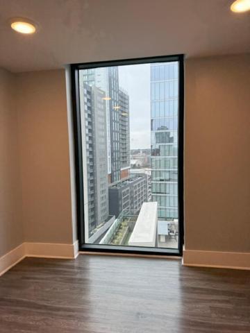 Lux High Rise One Stop Atlanta