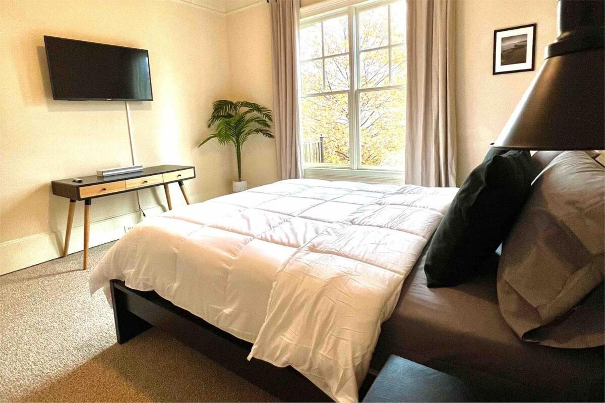 Luxury Buckhead Executive Oasis For Family Or Work