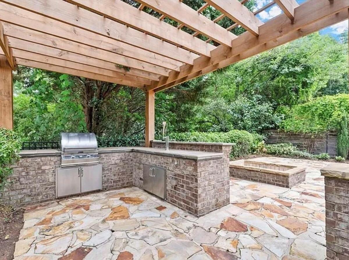 Luxury Buckhead Executive Oasis For Family Or Work