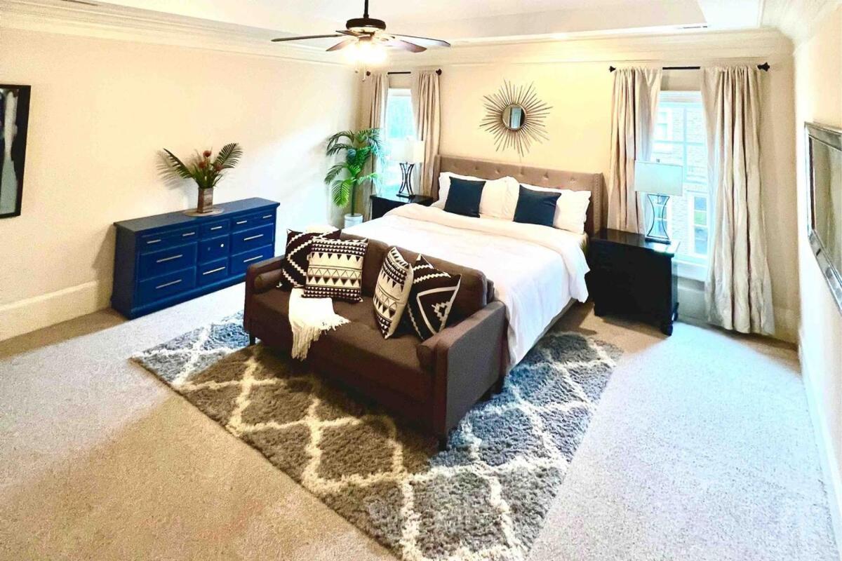 Luxury Buckhead Executive Oasis For Family Or Work