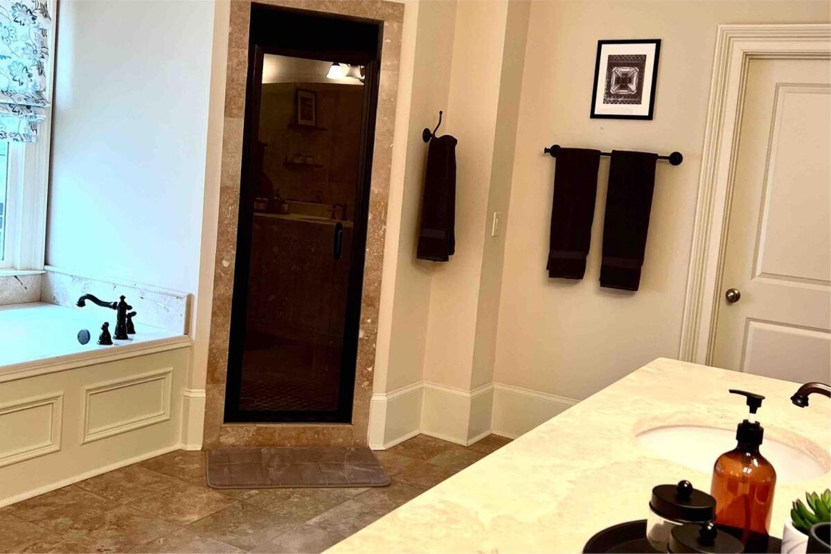 Luxury Buckhead Executive Oasis For Family Or Work * Atlanta