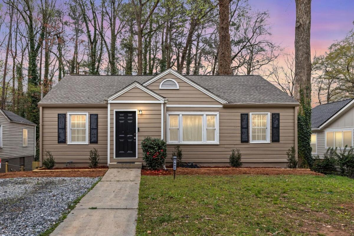 Modern 2Br Near Mercedes Benz Stadium Sleeps 6 Free Parking And Yard