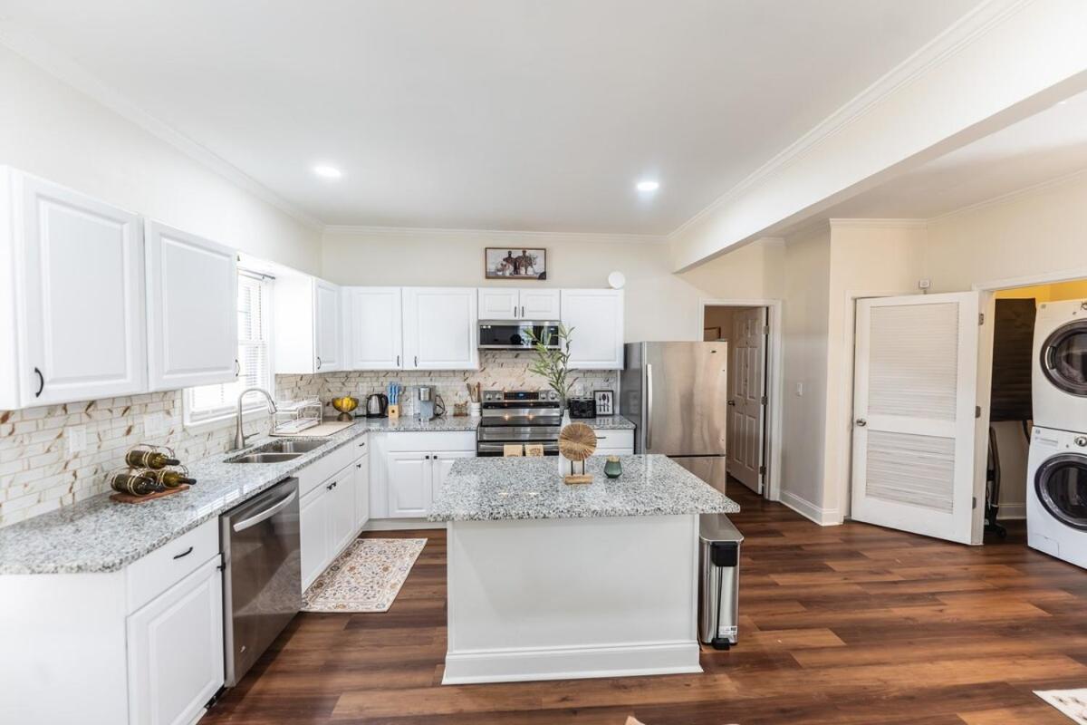 Modern 5 Bedroom - 2 Miles To Zoo And Aquarium *