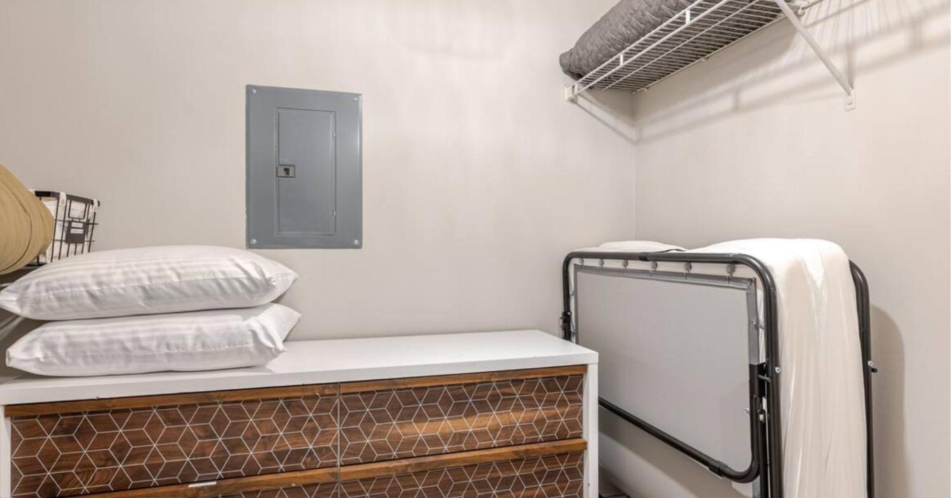 Studio Apt King Bed, Beltline Eastside Trail - Pets Welcome!