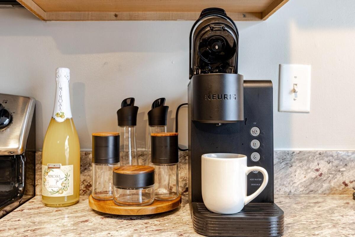 Apartment Studio Apt King Bed, Beltline Eastside Trail - Pets Welcome! *