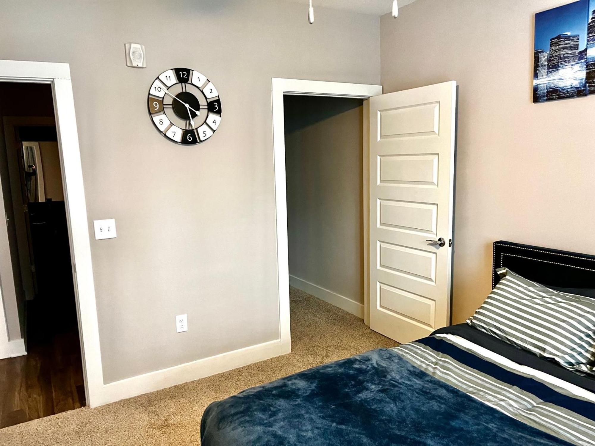 Yjky Llc Apartment *