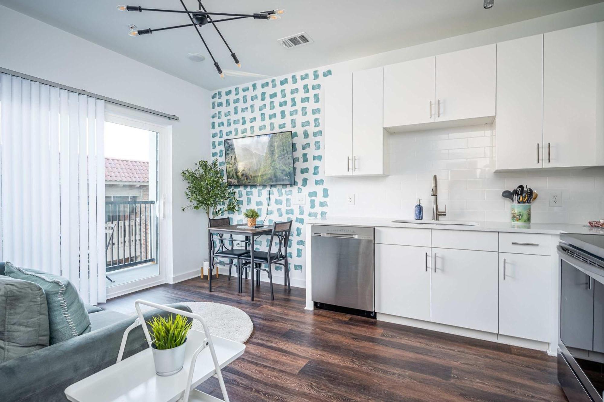Luxe 1br W Balcony In Downtown 542blvd Atlanta