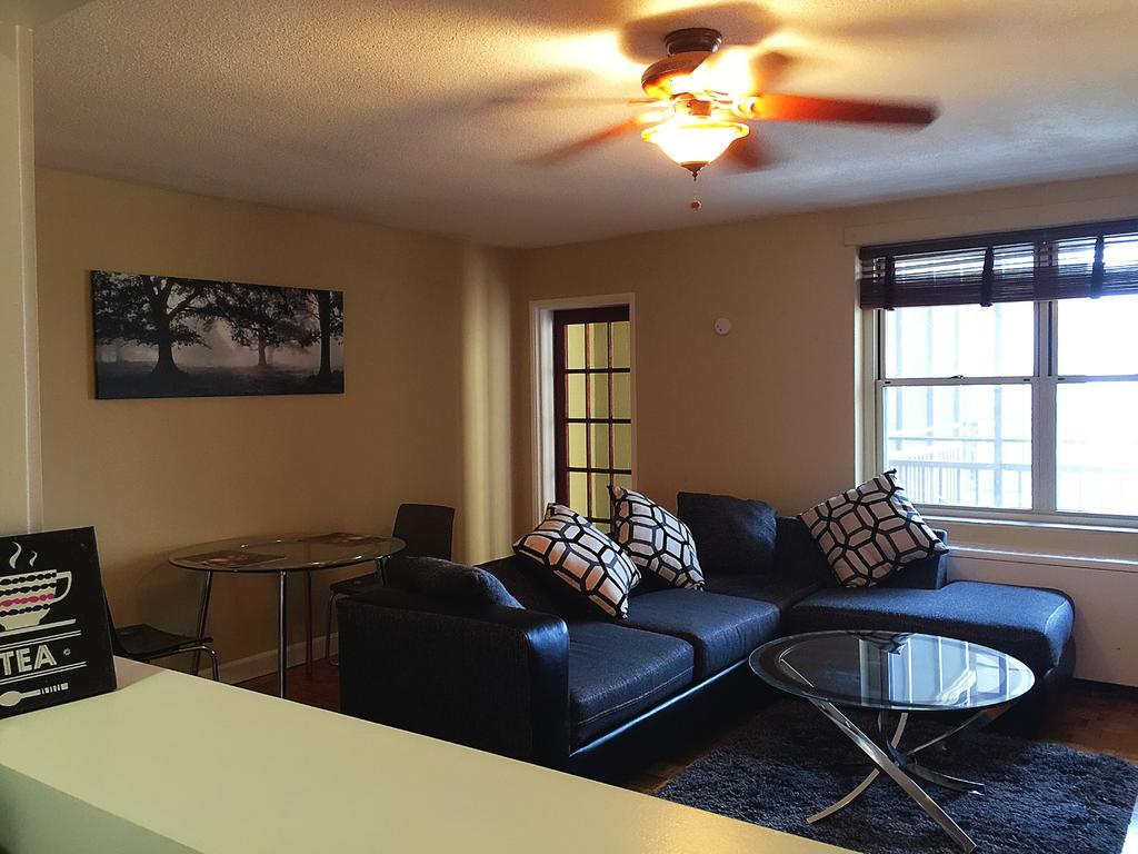 Downtown 1 Bedroom 18h Apartment