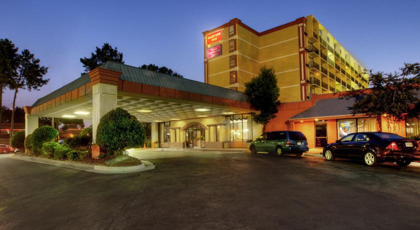 Knights Six Flags Hotel 3*
