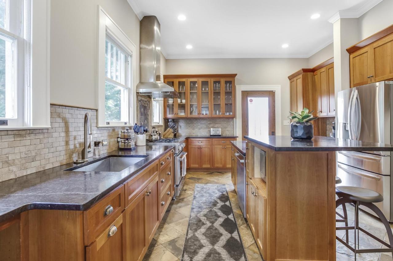 Hollywood Haven Apartment *