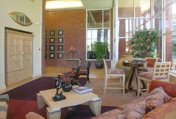 Luxe One Corporate Suites- Luxury Getaway Atlanta