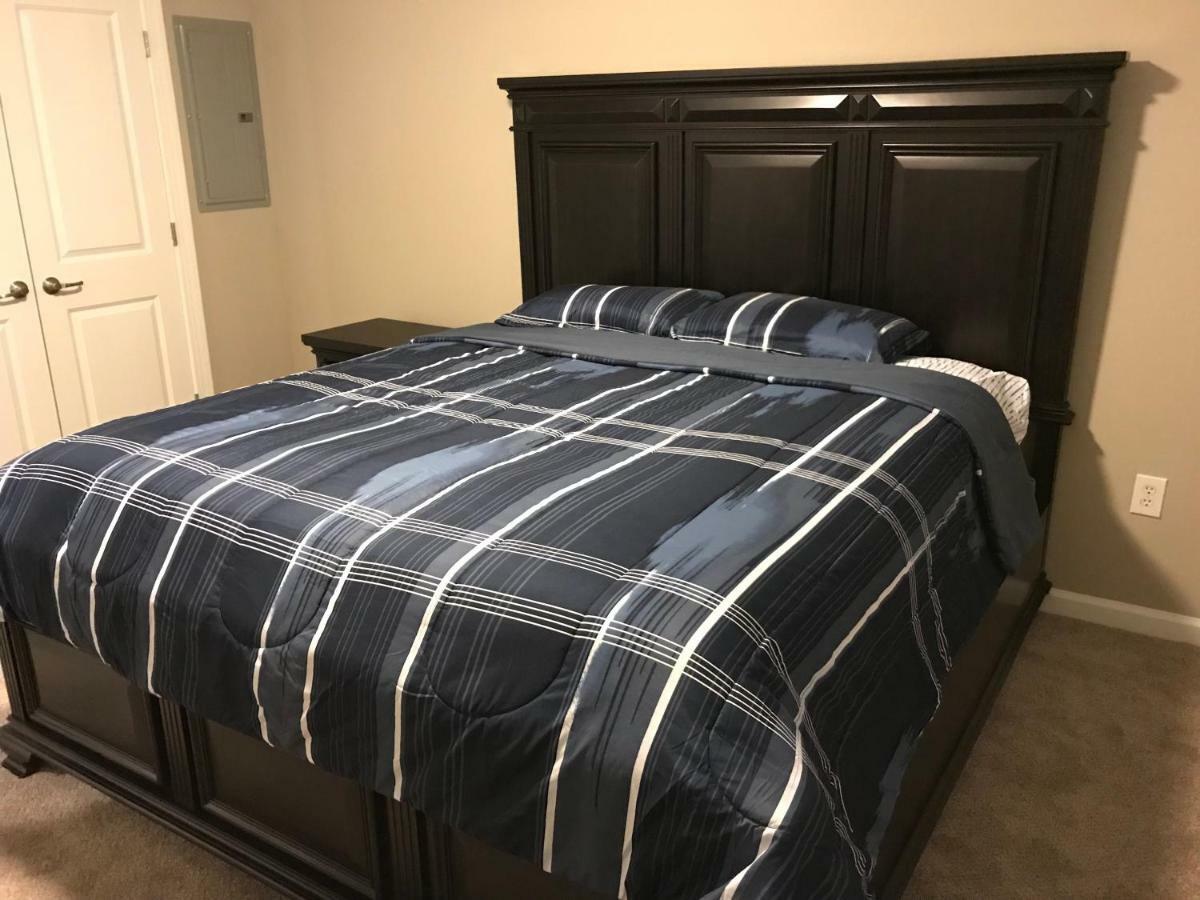 Apartment 300 Piedmont Ave *